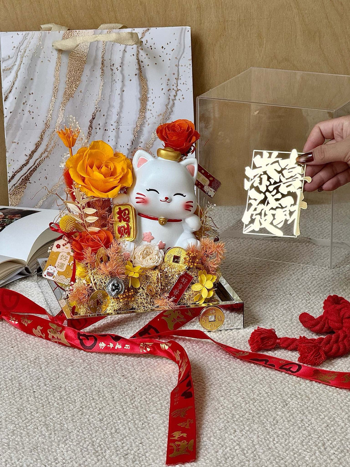 笑みを浮かべる福猫 プリザーブドフラワーアレンジメント 招财猫 | 金九银十限量款