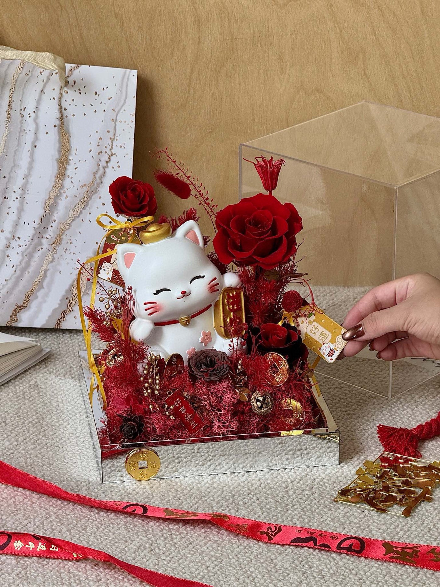 笑みを浮かべる福猫 プリザーブドフラワーアレンジメント 招财猫 | 金九银十限量款