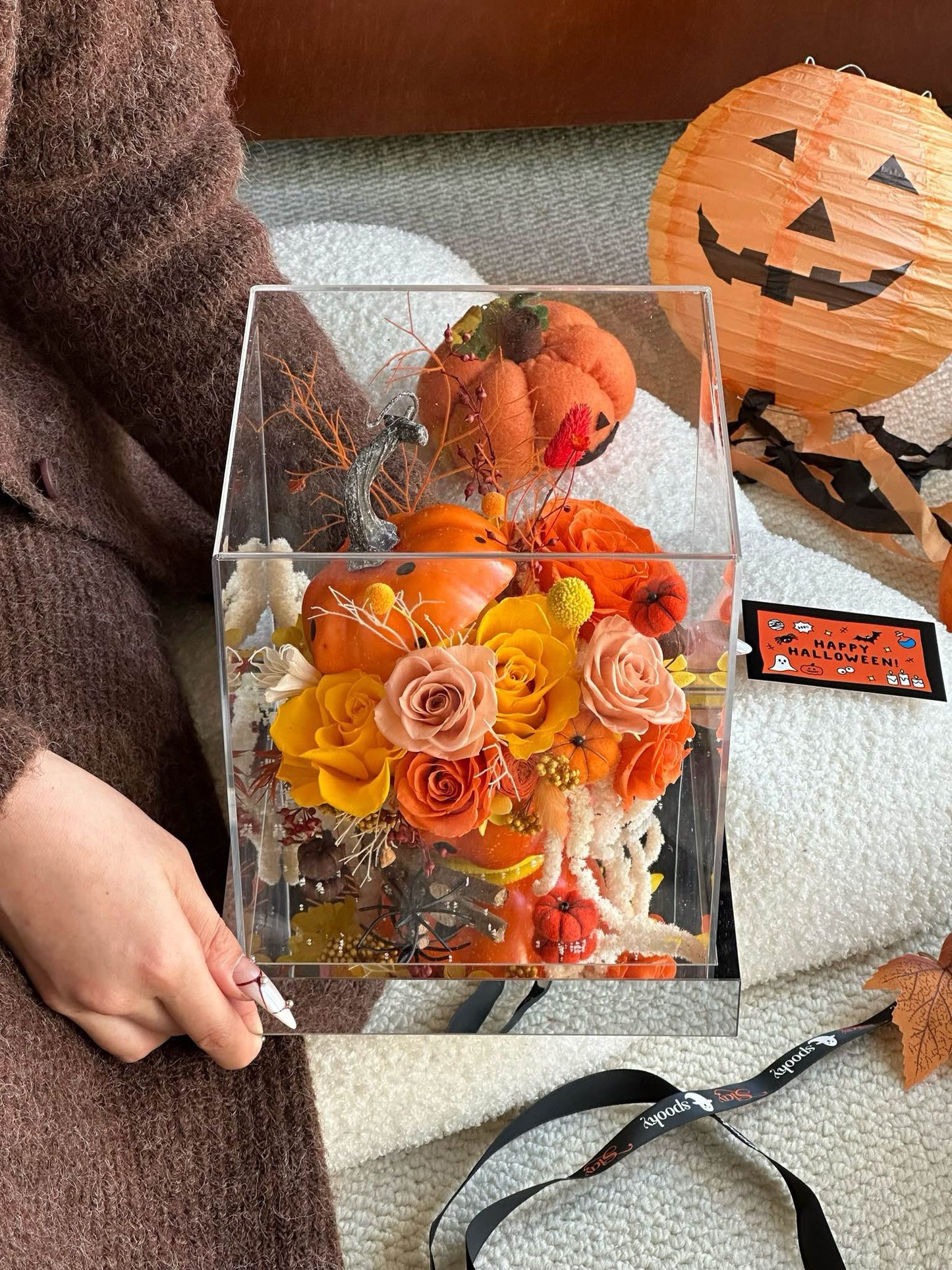 ハロウィンかぼちゃのプリザーブドフラワーアレンジメント｜ガラスディスプレイボックス｜秋のお祝いのセンターピース